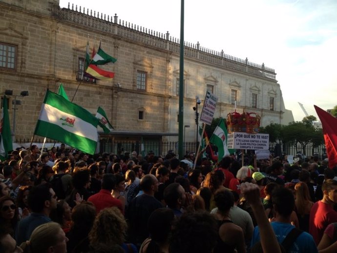 Concentración del SAT Coordinadora 25S Sevilla ante el Parlamento andaluz