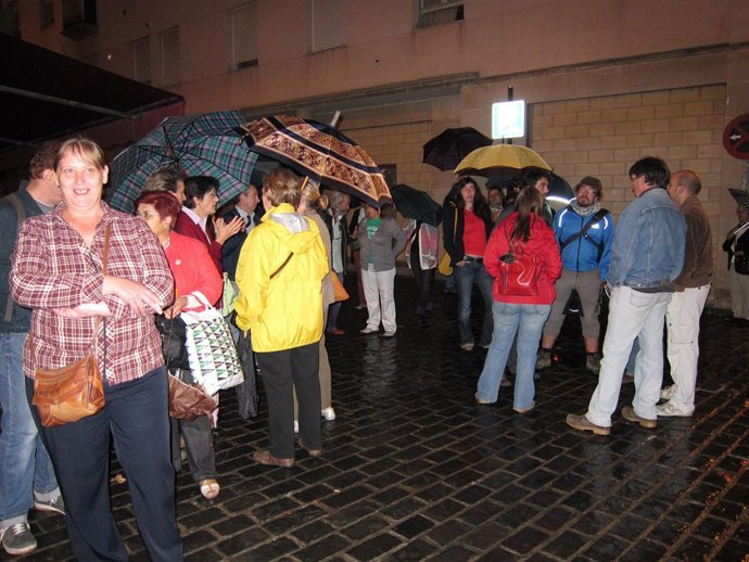 Concentración frente al Parlamento 15M