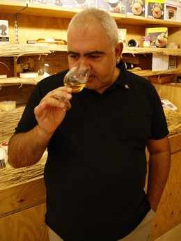 EL ESCRITOR Y COCINERO ANTONIO JESÚS GRAS, NUEVO PRESIDENTE DE LOS SUMILLERES 