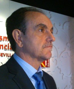 El Consejero De Turismo Y Comercio, Rafael Rodríguez.