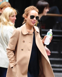 Lindsay Lohan por la calle con una botella de agua 