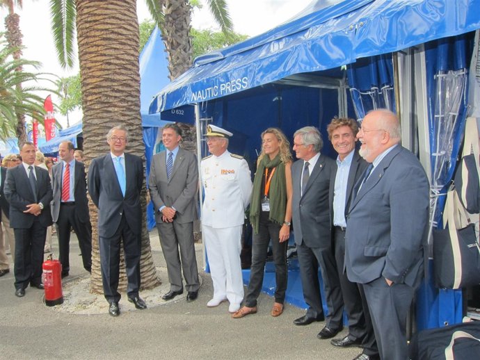Lluís Recoder Y Xavier Trias Visitan El Salón Náutico De Barcelona