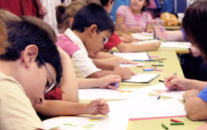 Niños En La Escuela