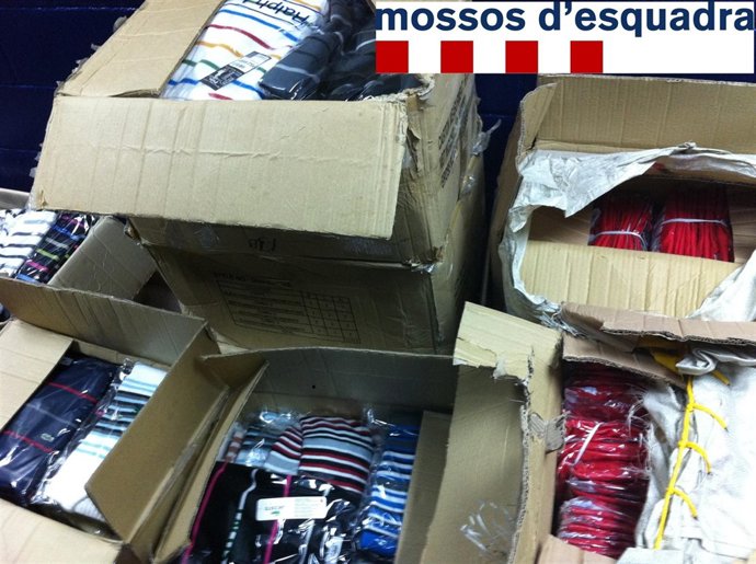 Cajas de ropa falsificada, Lloret de Mar