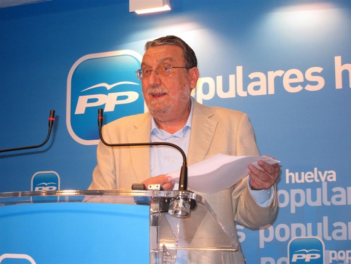 El Alcalde De El Cerro Del Andévalo, José Manuel Borrero. 