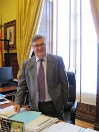 Tizón acusa al PSOE de romper las reglas del juego con la mujer de Lago y avisa que cuestionará su personal de confianza