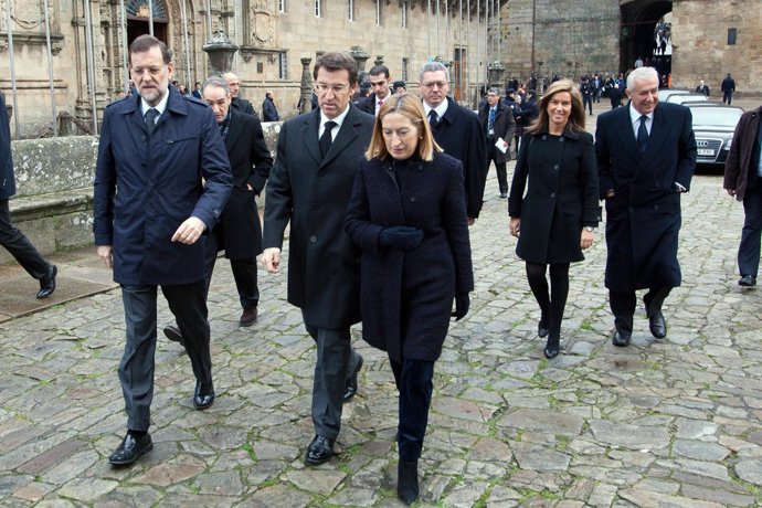Rajoy Junto A Feijóo, Ana Pastor, Gallardón, Ana Mato Y Arenas