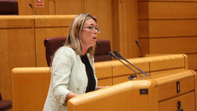 Senadora canaria María Rosa de Haro