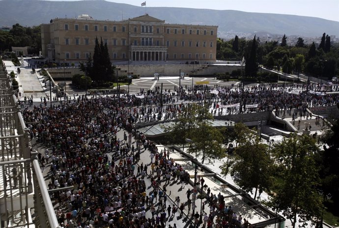Huelga general en Grecia contra las medidas de la Troika
