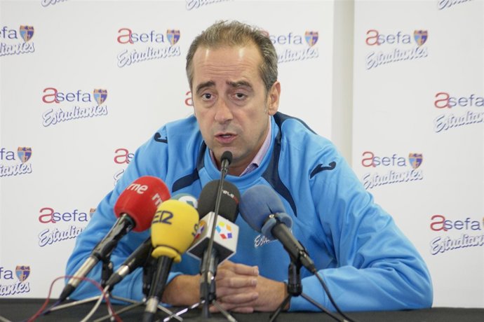 Txus Vidorreta Entrenador Asefa Estudiantes 27 Del 09