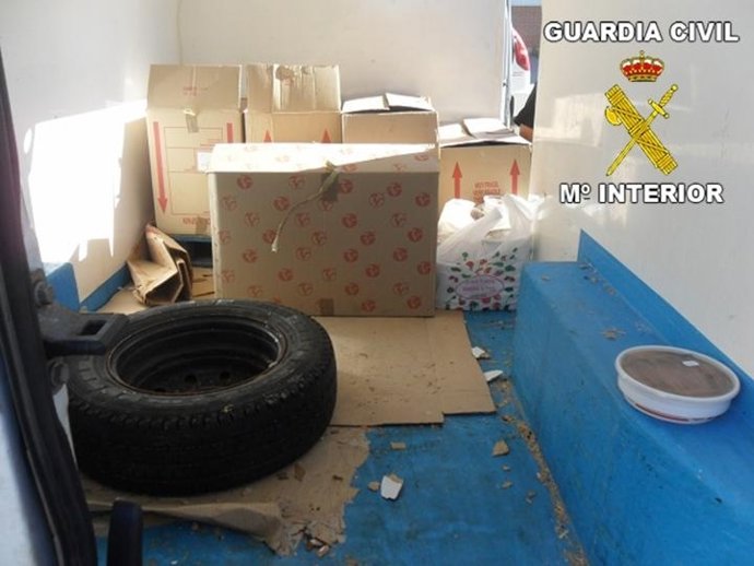 Furgoneta que utilizaban para el reparto de las anchoas en mal estado