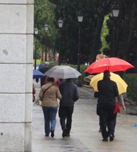 Meteorología activa la alerta roja en Málaga y la naranja en Sevilla, Córdoba, Granada y Almería por fuertes lluvias