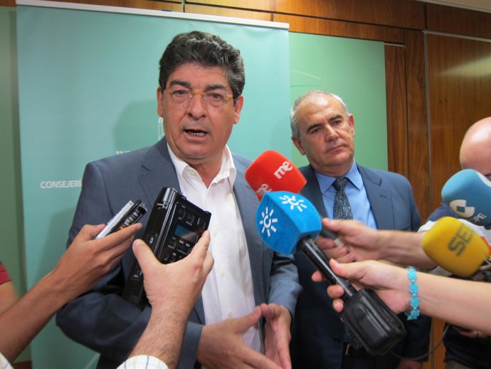 Valderas Atiende A Los Medios