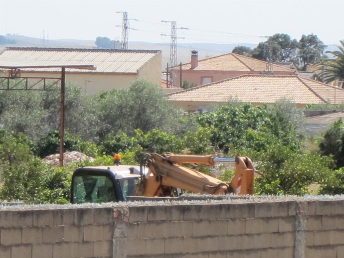 Una de las excavadoras durante el registro en Las Quemadillas
