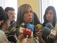 Camacho ve "vergonzosa" la abstención del PSC ante la consulta 