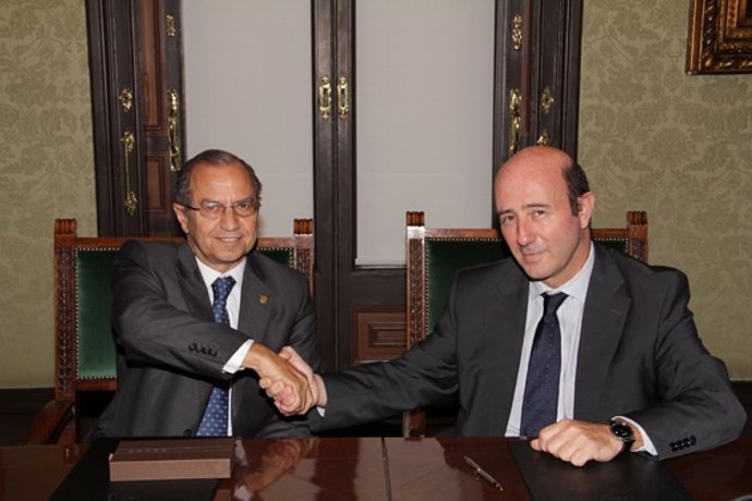 ?M. Rodríguez Sol (Fiscal Superior De Catalunya) Y P.L. Yúfera (Decano Del Icab)