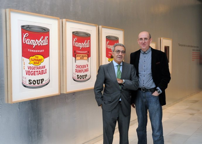 El Vicepresidente De Fundación Bancaja (Izquierda), Vicenet Montesinos