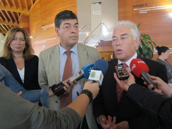 El vicepresidente de la Junta, Diego Valderas, en los X premios de Feansal