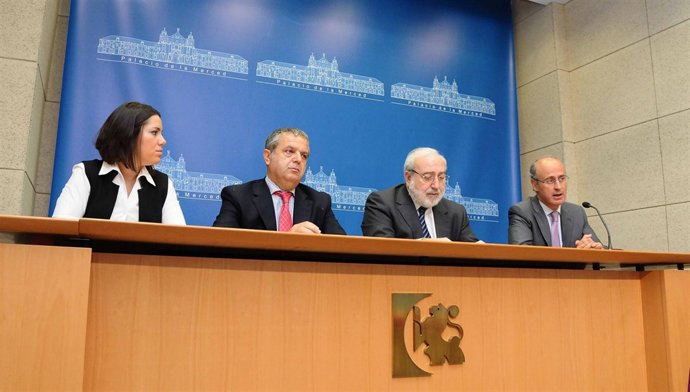 Firma del convenio entre la Diputación de Córdoba y la EOI