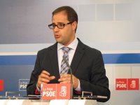 César Luena asegura que los PGE para 2013 son "malos" y "ponen en riesgo la hucha de las pensiones"