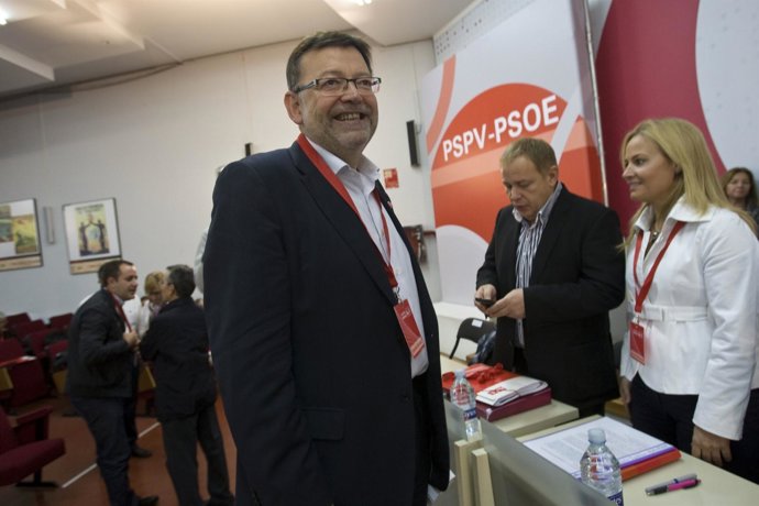 Ximo Puig En El Comité Del PSPV