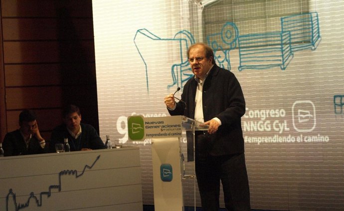 Herrera ofrece su discurso a los miembros de Nuevas Generaciones