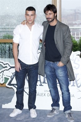 Mario Casas y Hugo Silva