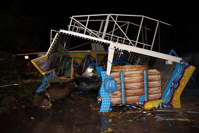 Una De Las Atracciones Volcadas En Alzira
