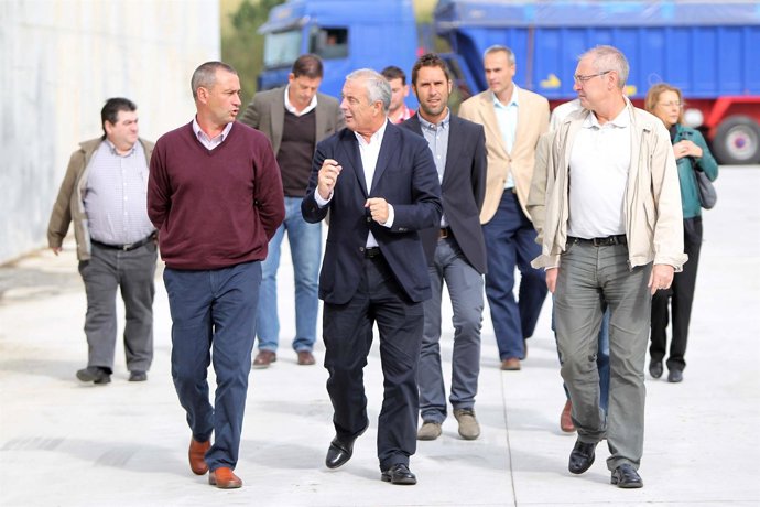 Pachi Vázquez En Su Visita A La Cooperativa De Os Irmandiños