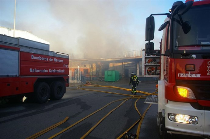 Incendio en el polígono industrial de Landaben.