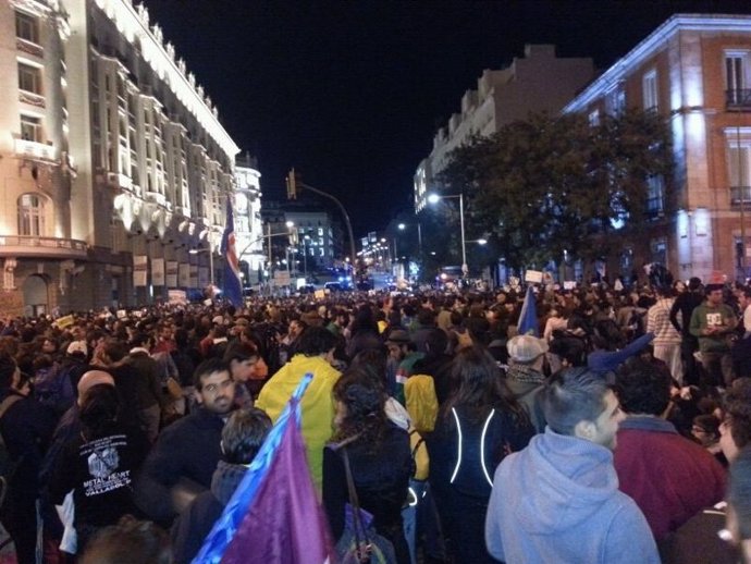 Protesa en Neptuno para rodear el Congreso