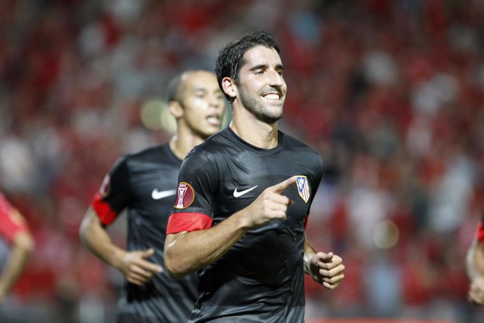 Raúl García celebra el gol del Atlético