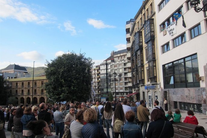 Los Sindicatos Sanitarios, Arropados Antes De Abandonar El Encierro