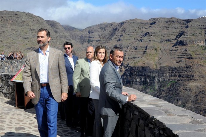 Los Príncipes De Asturias Junto A Soria, Curbelo Y Rivero 