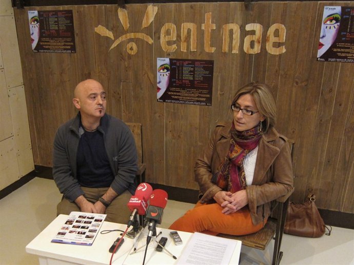 Javier Pérez Eguaras y Cristina Urdánoz en una rueda de prensa en la ENT.