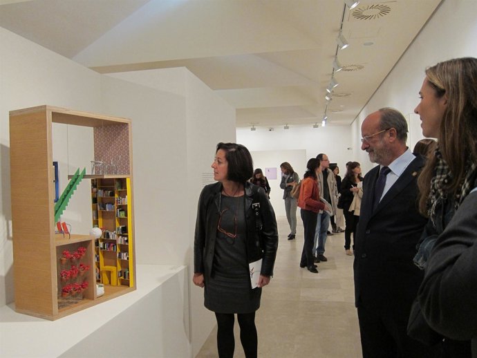 El alcalde de Valladolid en la muestra 'Plays' del Museo Patio Herreriano