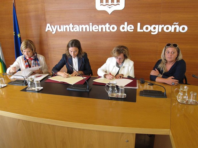 Gamarra y Revilla firman el convenio entre Ayuntamiento y FEAPS