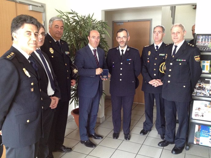 Carlos Urquijo En El Centro De Cooperación Policial Y Aduanero