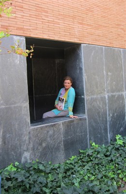 La escritoro Ángeles Caso presenta 'Donde se alzan los tronos' en Sevilla