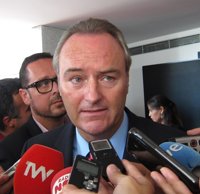 Fabra considera que debe caer "todo el peso de la ley" sobre los autores de fuegos intencionados