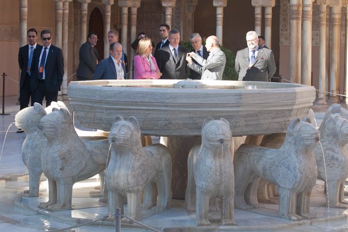 El Ministro De Justicia Visita La Alhambra De Granada