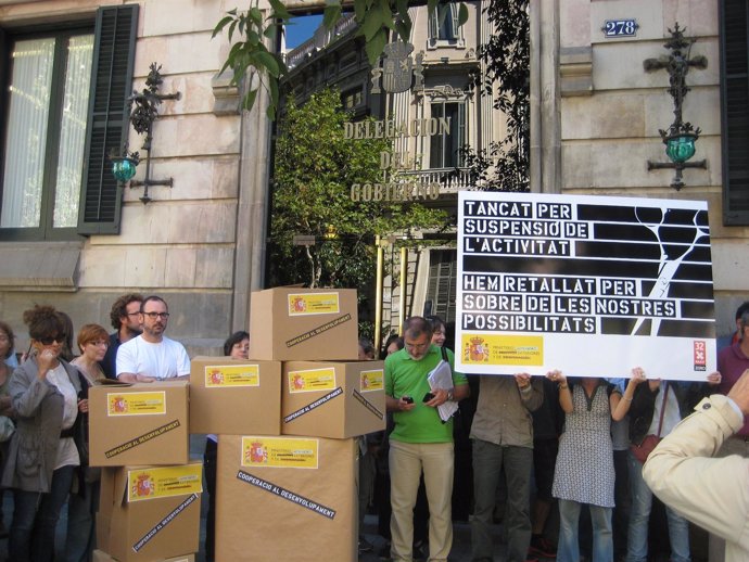 Protesta De Las ONG Catalanas Contra Los Recortes
