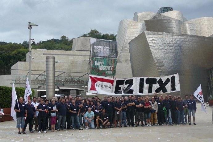 Concentración de trabajadores de Formica en Bilbao