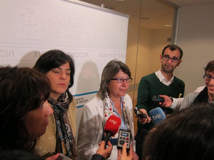 La conselleira do Mar, Rosa Quintana, habla del plan contra la contaminación