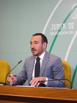 El Delegado Del Gobierno De La Junta En Cádiz, Fernando López Gil