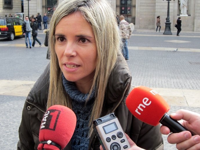 La Portavoz De La Plataforma Escola En Català, Mercè Escarrà