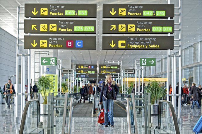  Zona De Embarque De La  Terminal T3 Del Aeropuerto De Málaga