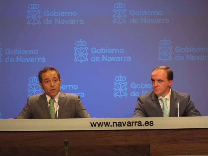 Los consejeros Juan Luis Sánchez de Muniáin y José Javier Esparza.