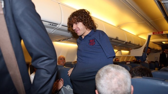 El Capitán Del FC Barcelona Carles Puyol Sufre Una Luxación De Codo