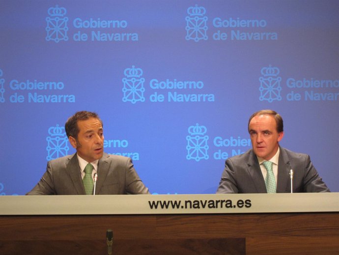 Los consejeros Juan Luis Sánchez de Muniáin y José Javier Esparza.